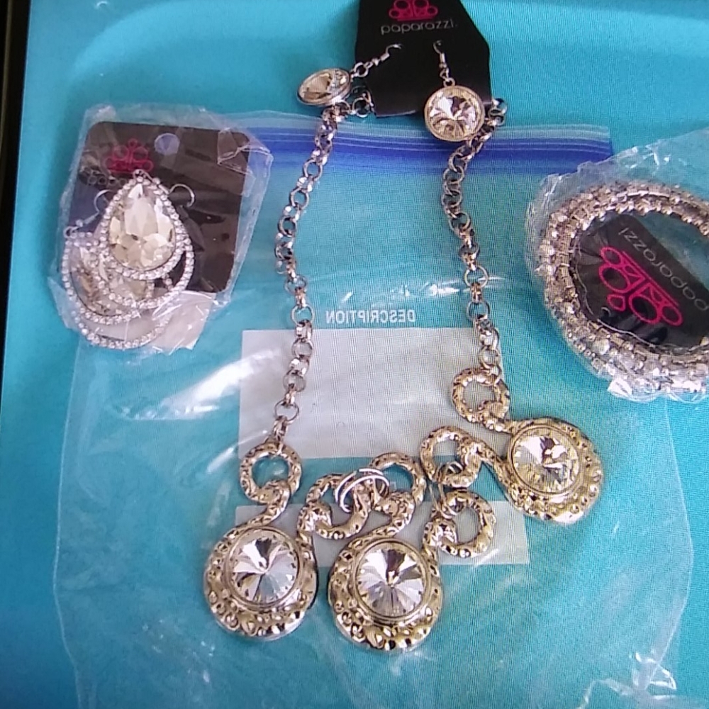 Jewelry necklace , earring ,bracelet,ring